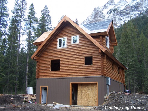 9 Inch Milled Log Home Under Construction