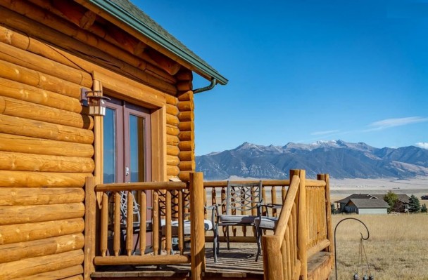 Back Deck Swedish Cope Log Home