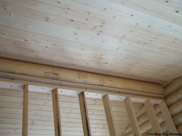 Interior Framing Under Ridge Beam in Log Cabin Plan