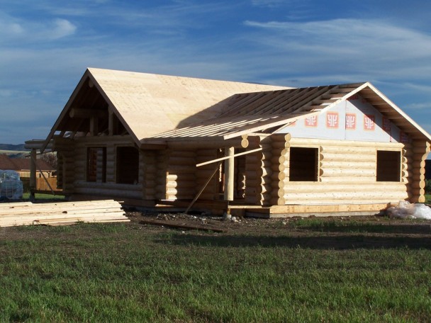 Douglas Fir Log Home Under Construction