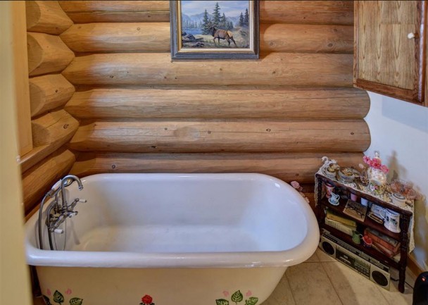 Claw Foot Bathtub in Custom Log Home
